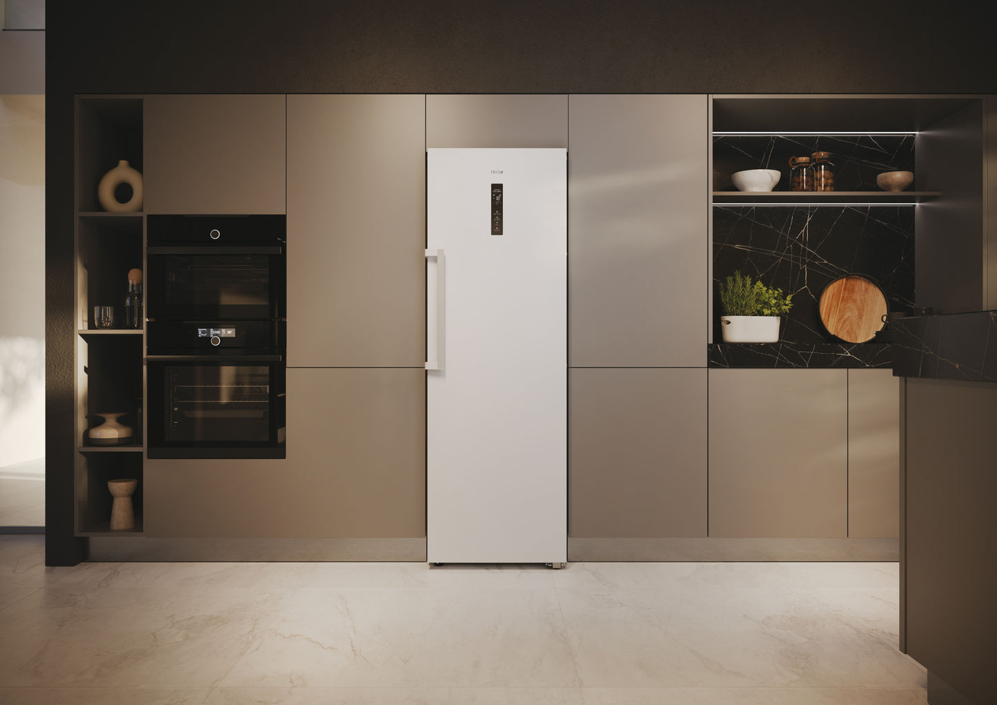 Haier INSTASWITCH H4F272WEH1 Congelatore verticale Libera installazione 276 L Bianco