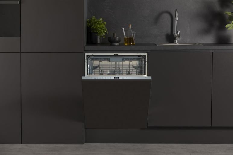 Hisense HV643D90 lavastoviglie A scomparsa totale 16 coperti